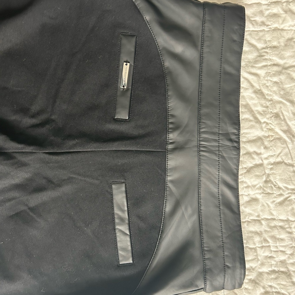 Maniere De Voir black vegan leather leggings with buckles - Picture 8 of 8